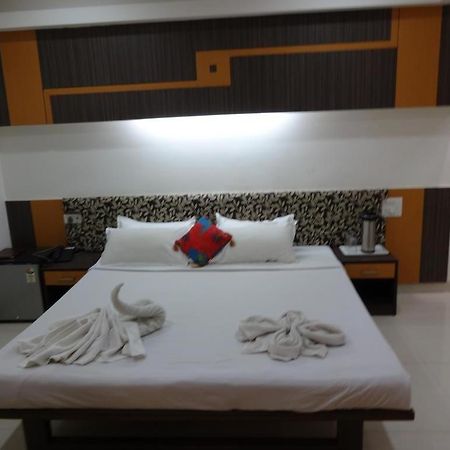 Hotel Grand Suites Indore Zewnętrze zdjęcie