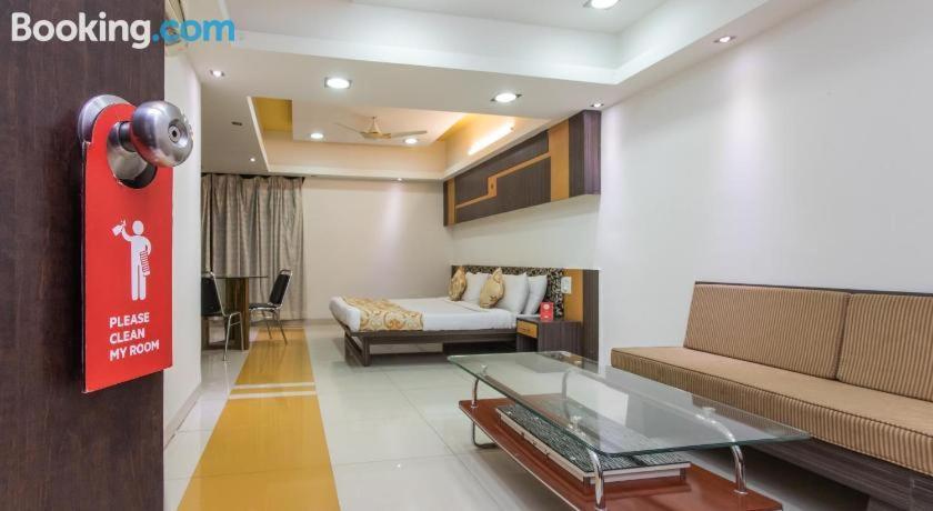 Hotel Grand Suites Indore Zewnętrze zdjęcie