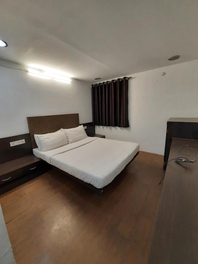 Hotel Grand Suites Indore Zewnętrze zdjęcie