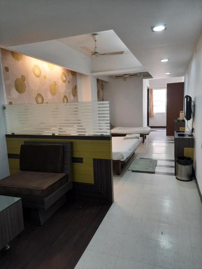 Hotel Grand Suites Indore Zewnętrze zdjęcie
