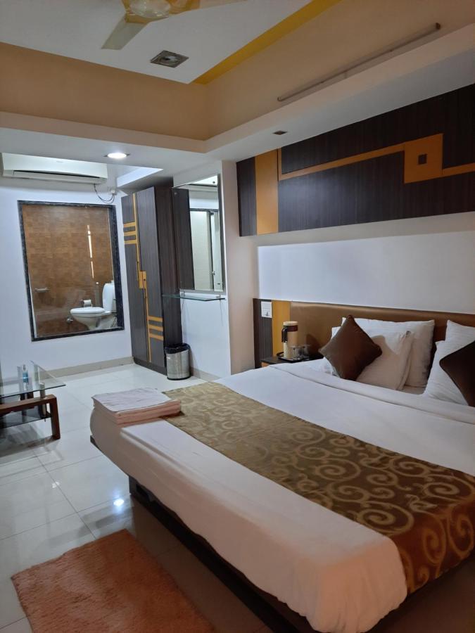 Hotel Grand Suites Indore Zewnętrze zdjęcie