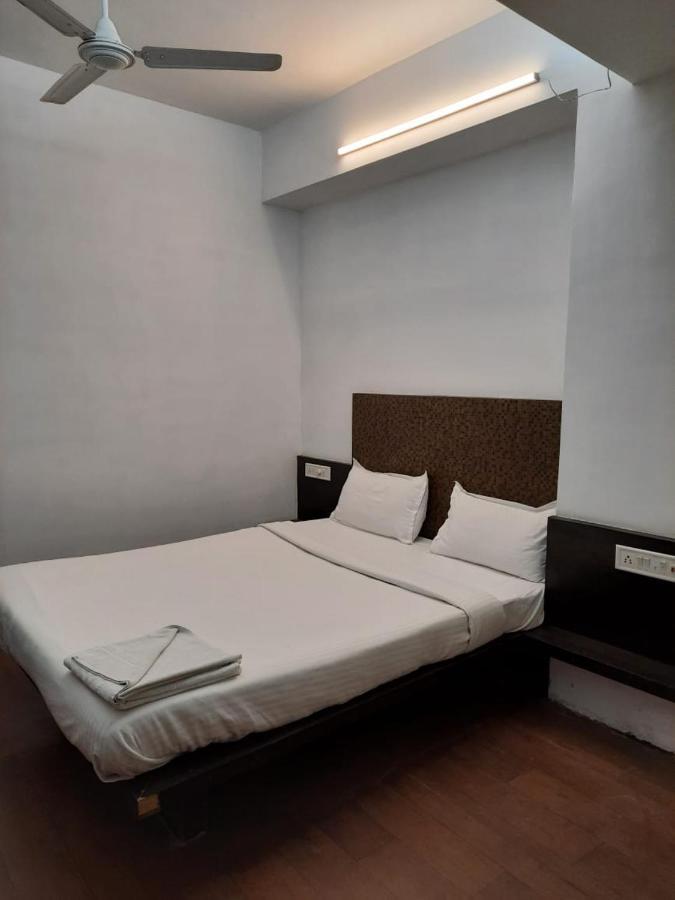 Hotel Grand Suites Indore Zewnętrze zdjęcie